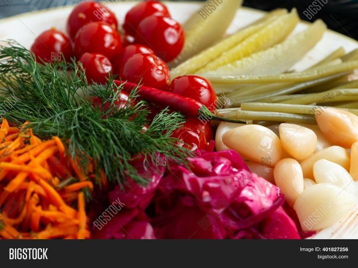 Assorted pickles (Saleni Assorti)